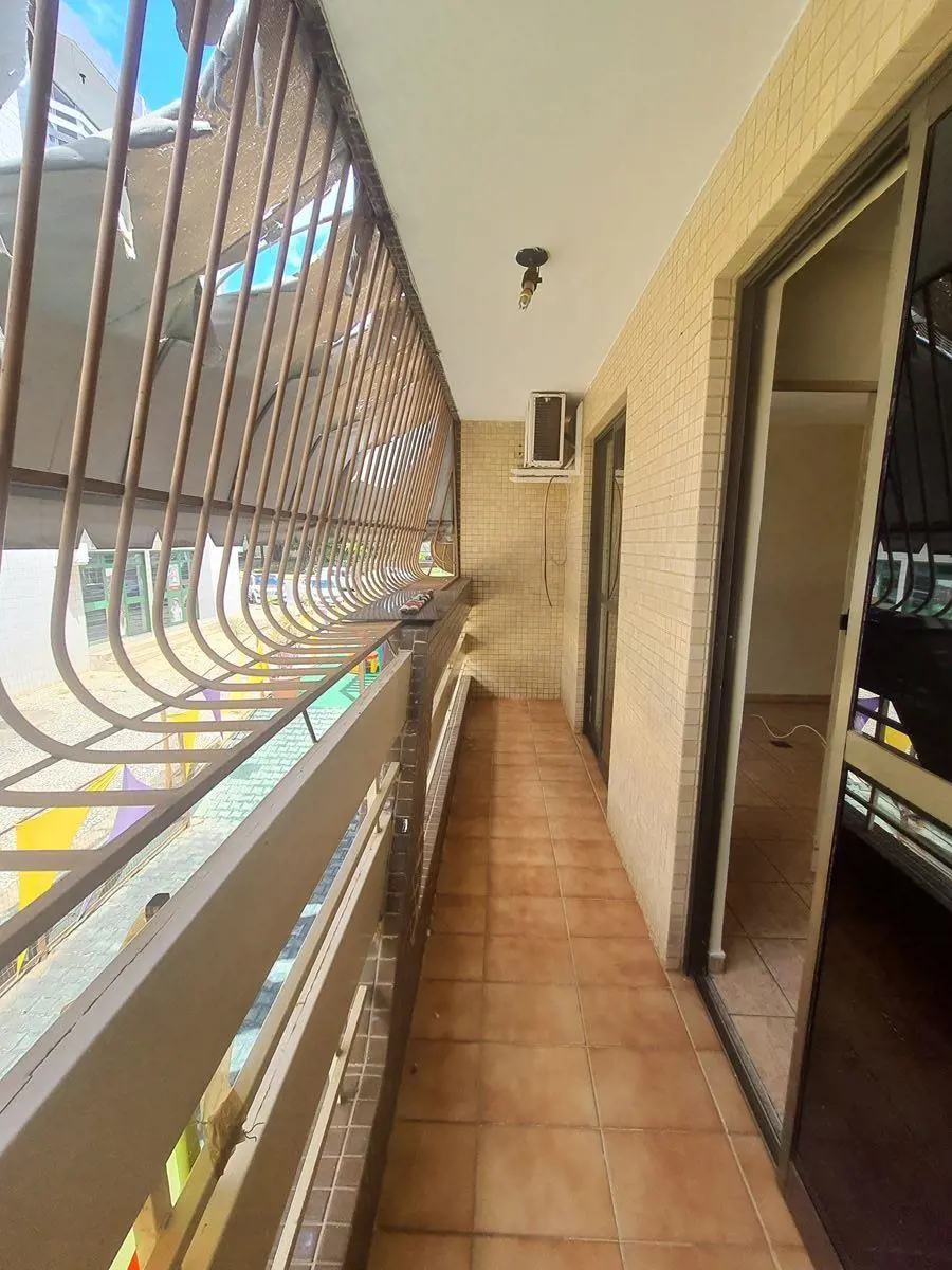 Apartamento com cerca de 40m2Primeiro Andar Reformado Armários planejados Cozinh...