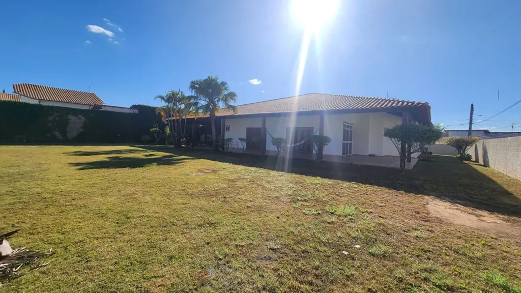 Excelente lote comercial, escriturado e localização ótima!Ligue e agende sua vis...