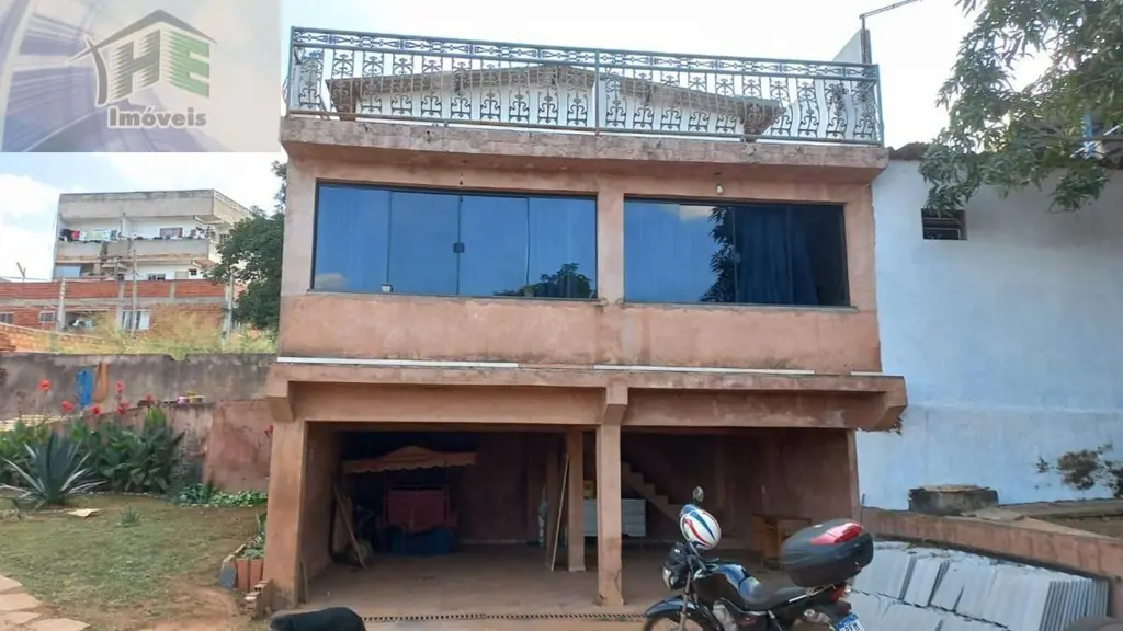 NÃO FINANCIA!! VENDO SOBRADO COM COZINHA AMPLA COM ARMÁRIOS, SALA AMPLA , 03 QUA...