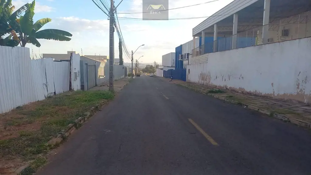 OPORTUNIDADE!!!Vendo lote escriturado na primeira rua do bairro Taquari, próximo...
