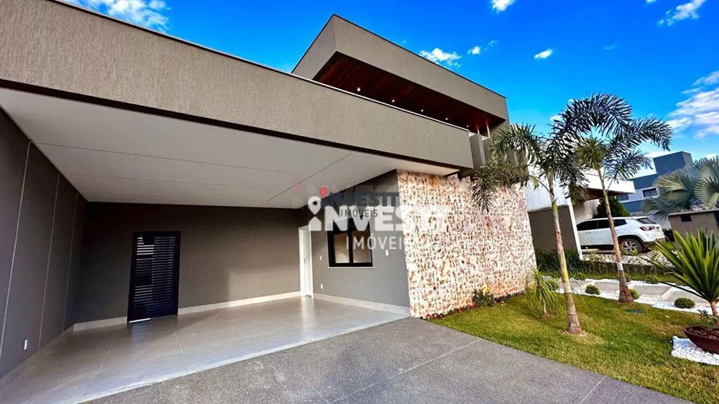 Casa térrea, com fachada imponente, projeto arquitetônico diferenciado, com 233 ...