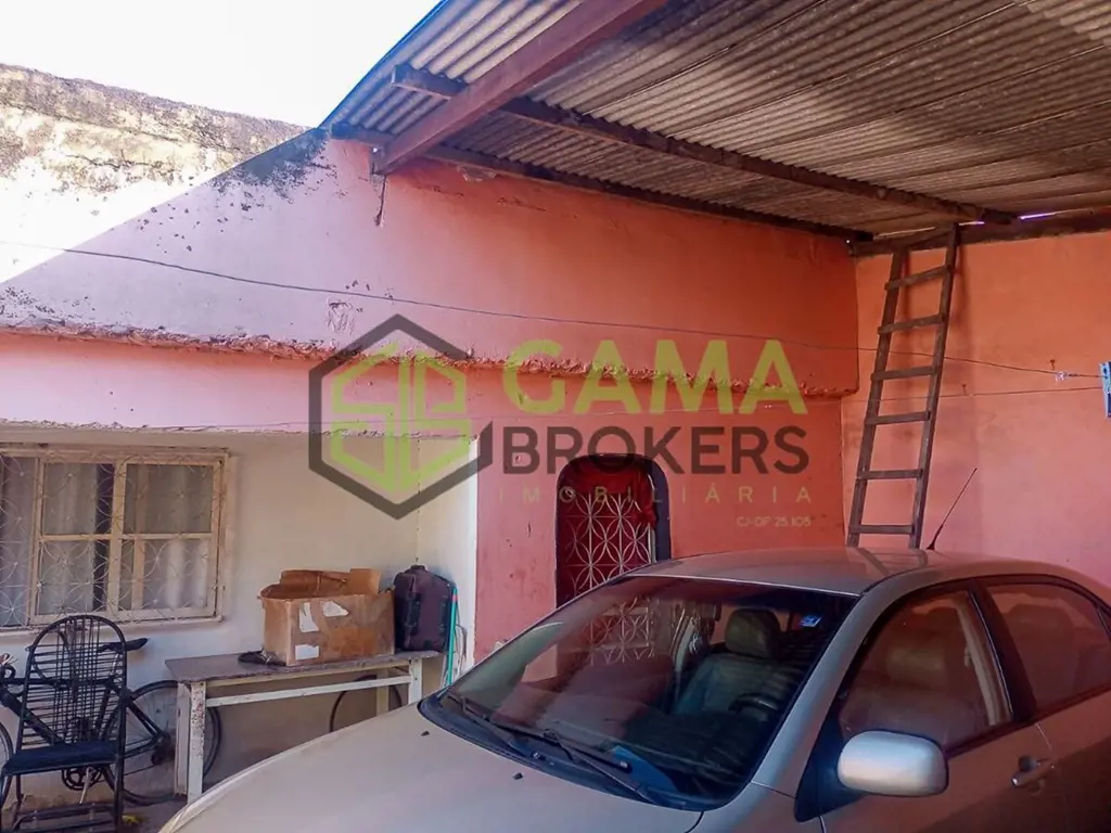 Vendo Lote na quadra 04 do Oeste. Excelente localização!Próximo à Feira Permanen...