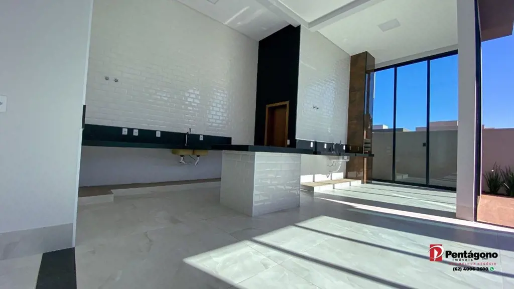 Casa à venda no Condomínio Portal do Sol GreenModerna e completa, com 219m² de á...