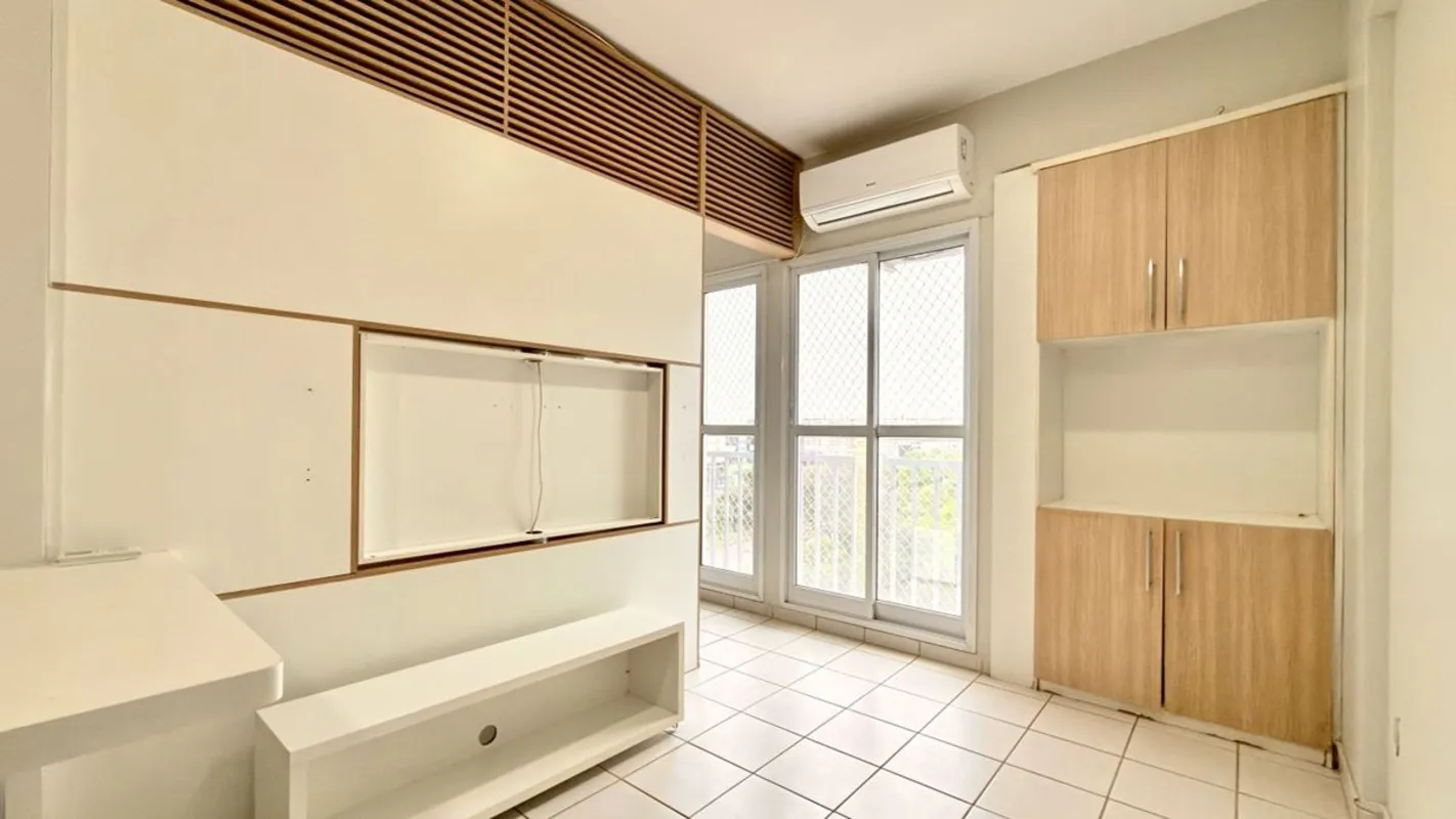 Apartamento para Locação, Ed. Portal do Sol no bairro Areal (Águas Claras). Ao l...