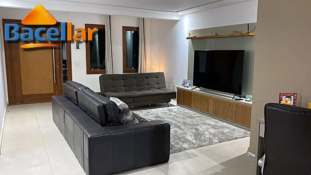 Casa em excelente localização, segura, próxima a comércio, igreja, escola e com ...