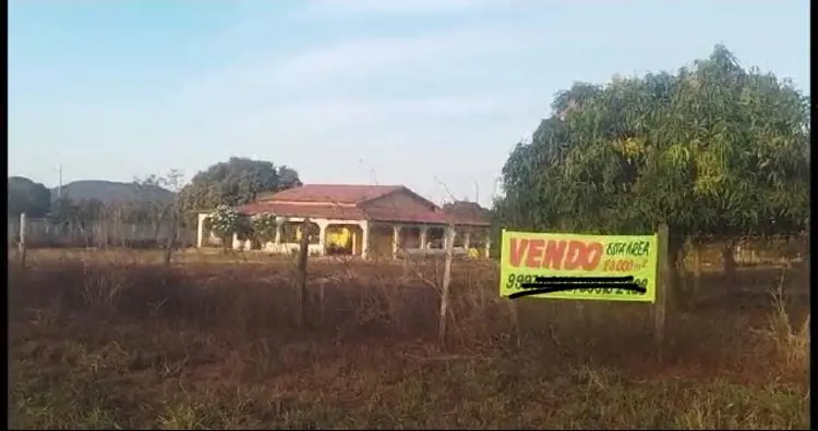 A GCASTRO IMÓVEIS, Vende grande chácara no Barreiro df na beira da rodovia 20 mi...