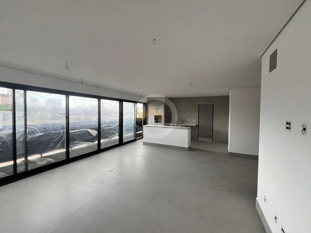 Ao lado do Parque Vaca Brava e a poucos passos do Goiânia ShoppingViva em um pro...