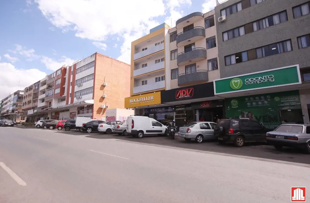 LOCAÇÃO DE SOBRELOJA - SCRN 712/713Excelente sobreloja com 200m² de área útil, i...