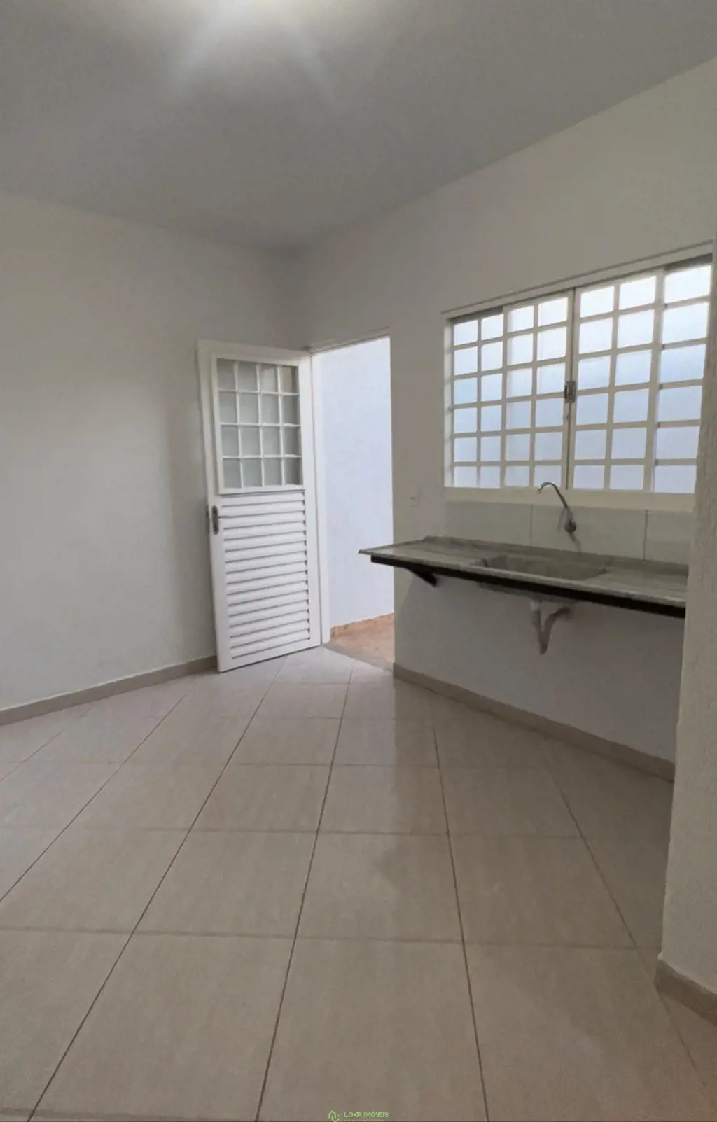 Oportunidade!!! Kit disponível de 01 quartos no Setor de Mansões de Sobradinho.D...