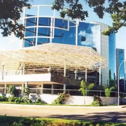 A HR GESTÃO IMOBILIÁRIA ALUGA!Garagem coberta no Edifício Centro Clínico Via Bra...