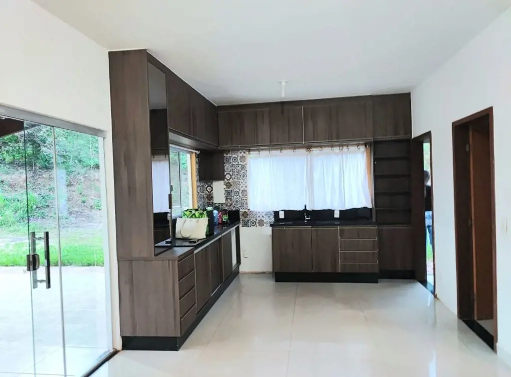 Especialista em Solar da SerraExcelente casa composta por:2 suítes,lavabo,cozinh...
