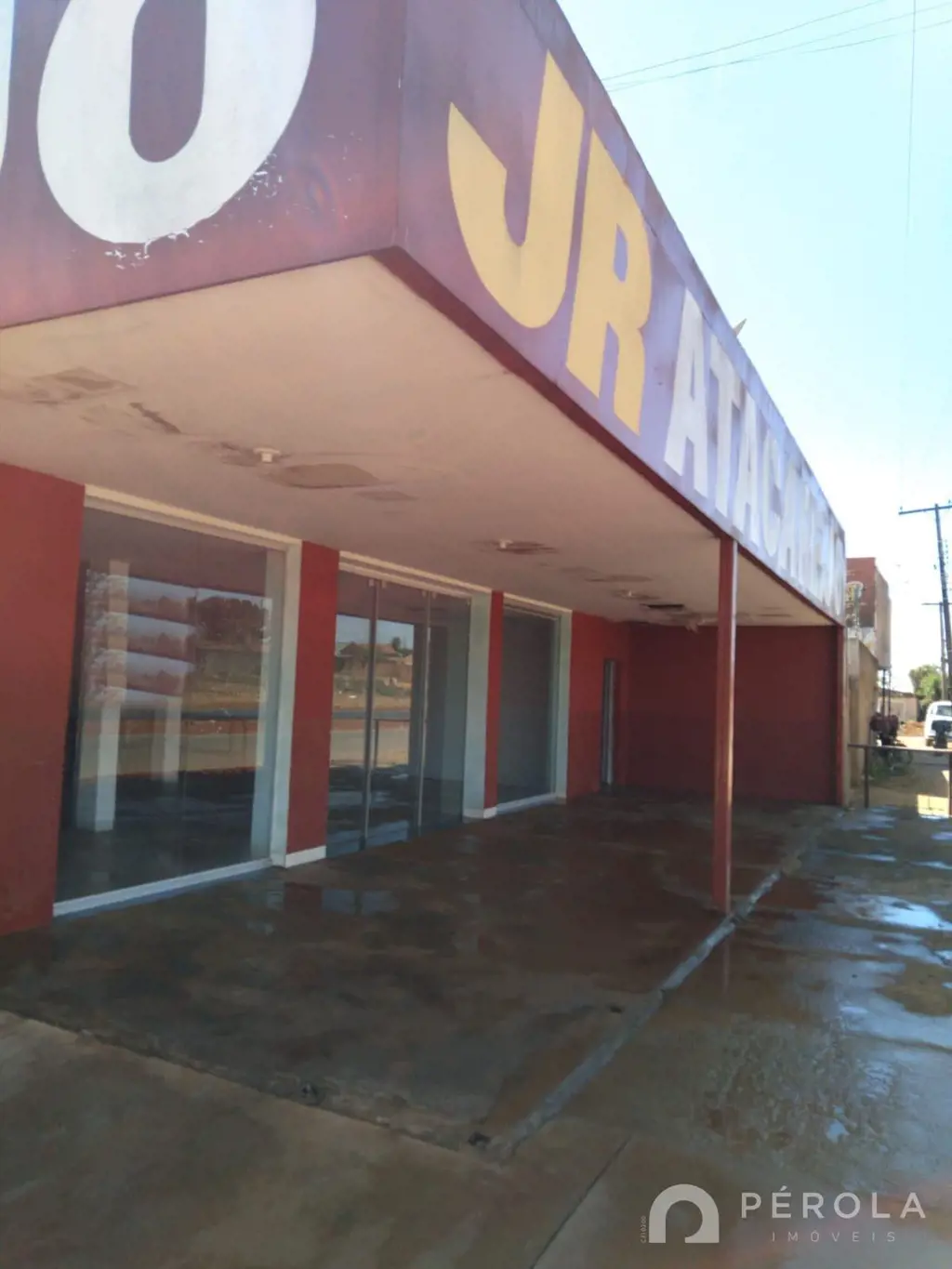 Galpão com 430m² amplo salão com sala de reunião, copa, banheiro e estacionament...