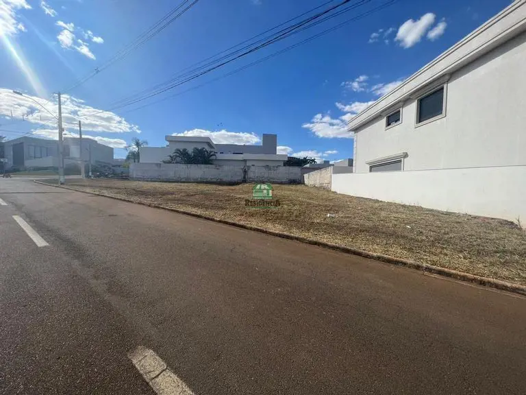 Lote de esquina com 703 m²Projeto arquitectónico já pronto com o renomado Bittar...