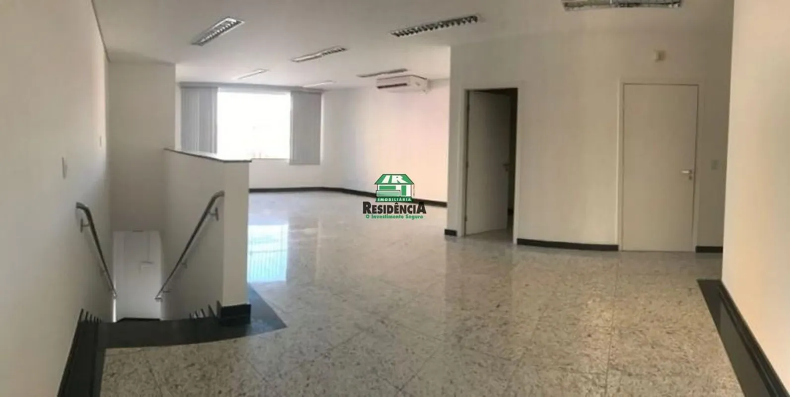 Sala Comercial no Setor Central contendo:sala ampla com ar condicionado com apro...