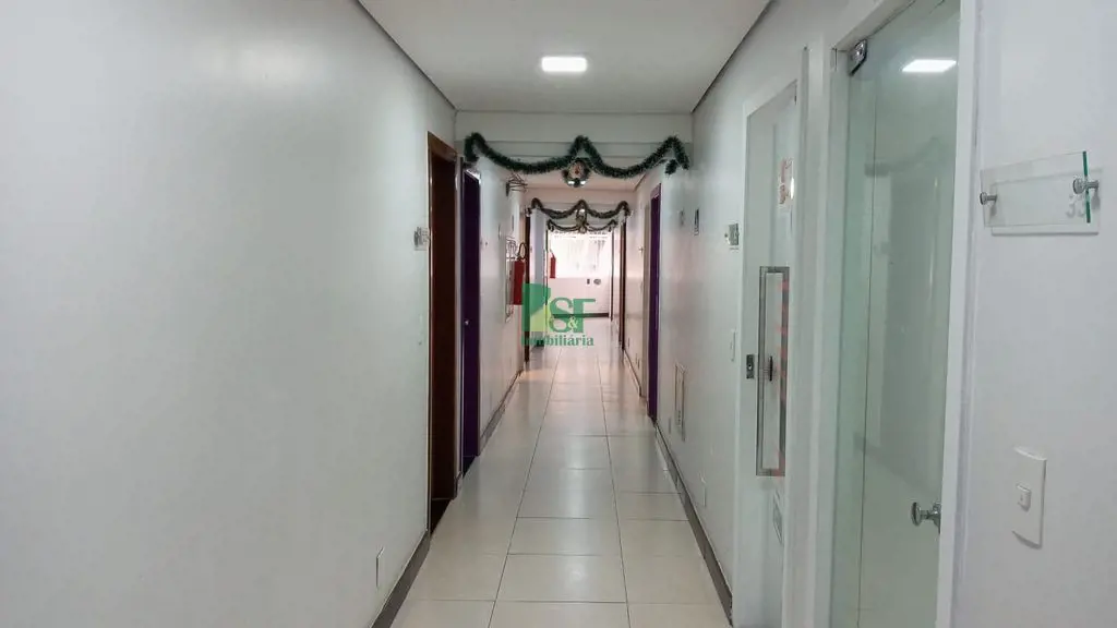 SALA COM ARMARIOS ,WC PRIVATIVO,PISO GRANITO,NASCENTE,ELEVADOR.CORRETORASFRANCIN...