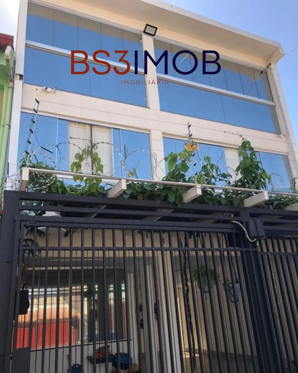 A Bs3imob apresenta este excelente sobrado com uma localização privilegiada, são...