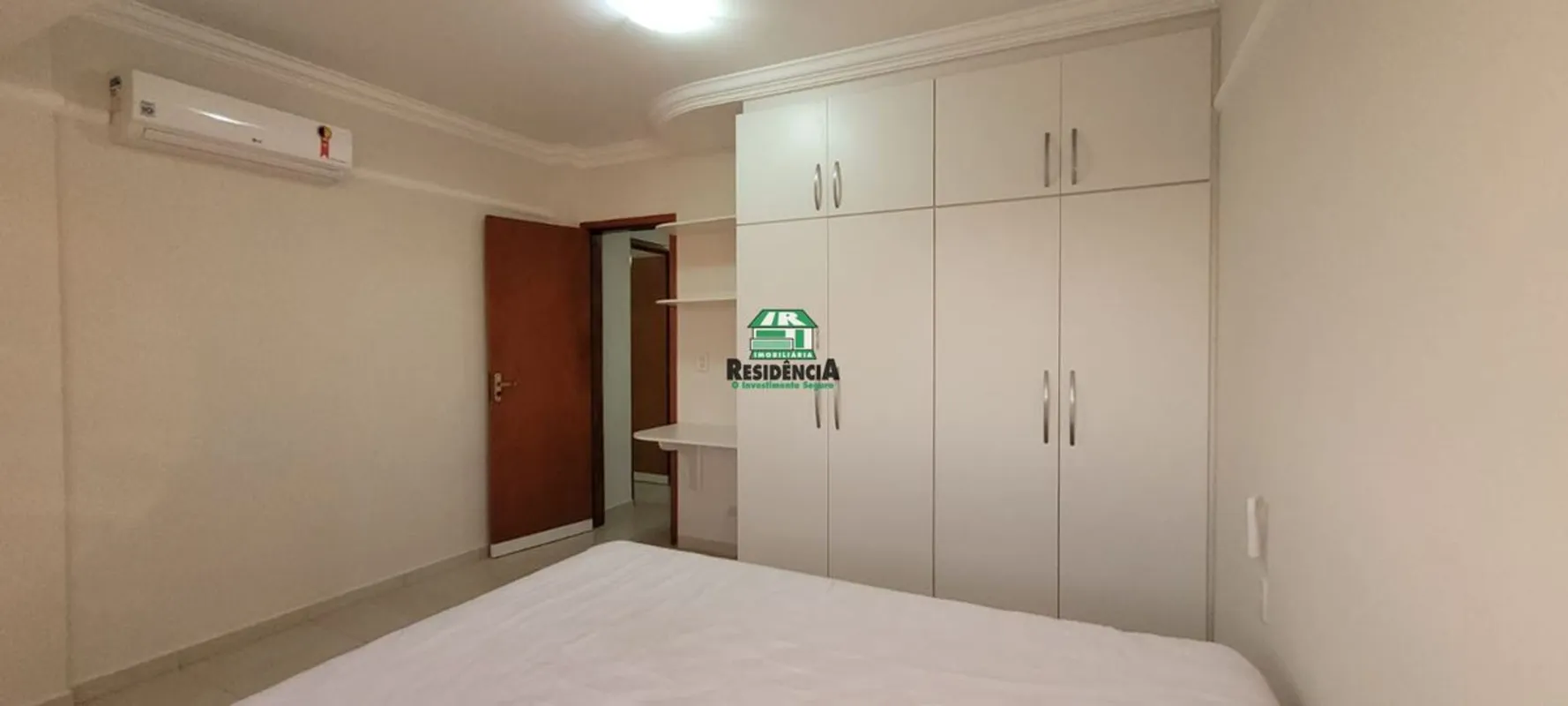 Apartamento contendo: 02 quartos, banheiro social, lavabo,sala,área de serviço.0...