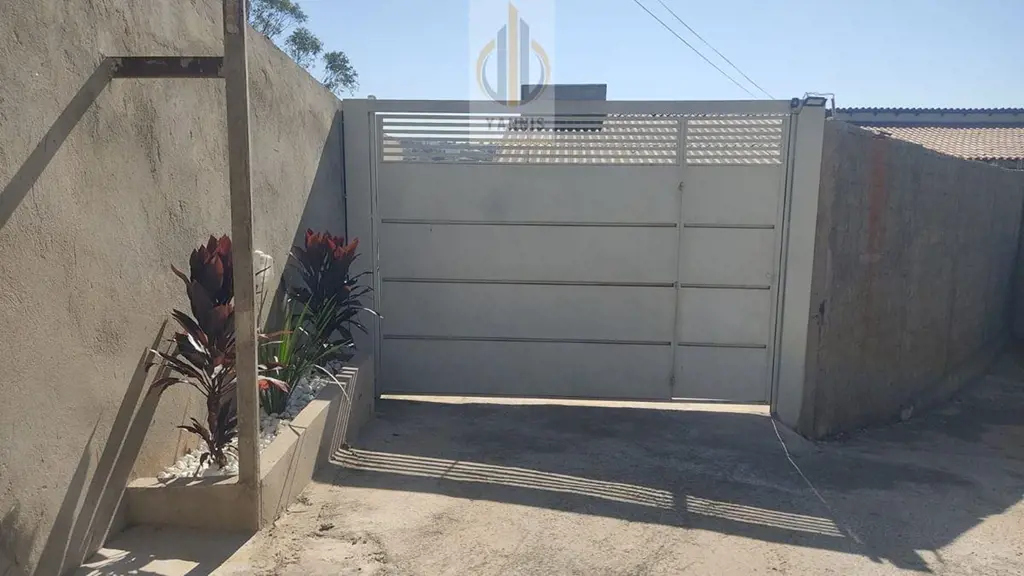EXELENTE CASA VICENTE PIRESPROXIMO AO TAGUA PARKCASA COM 03 QUARTOS;SALA;COZINHA...