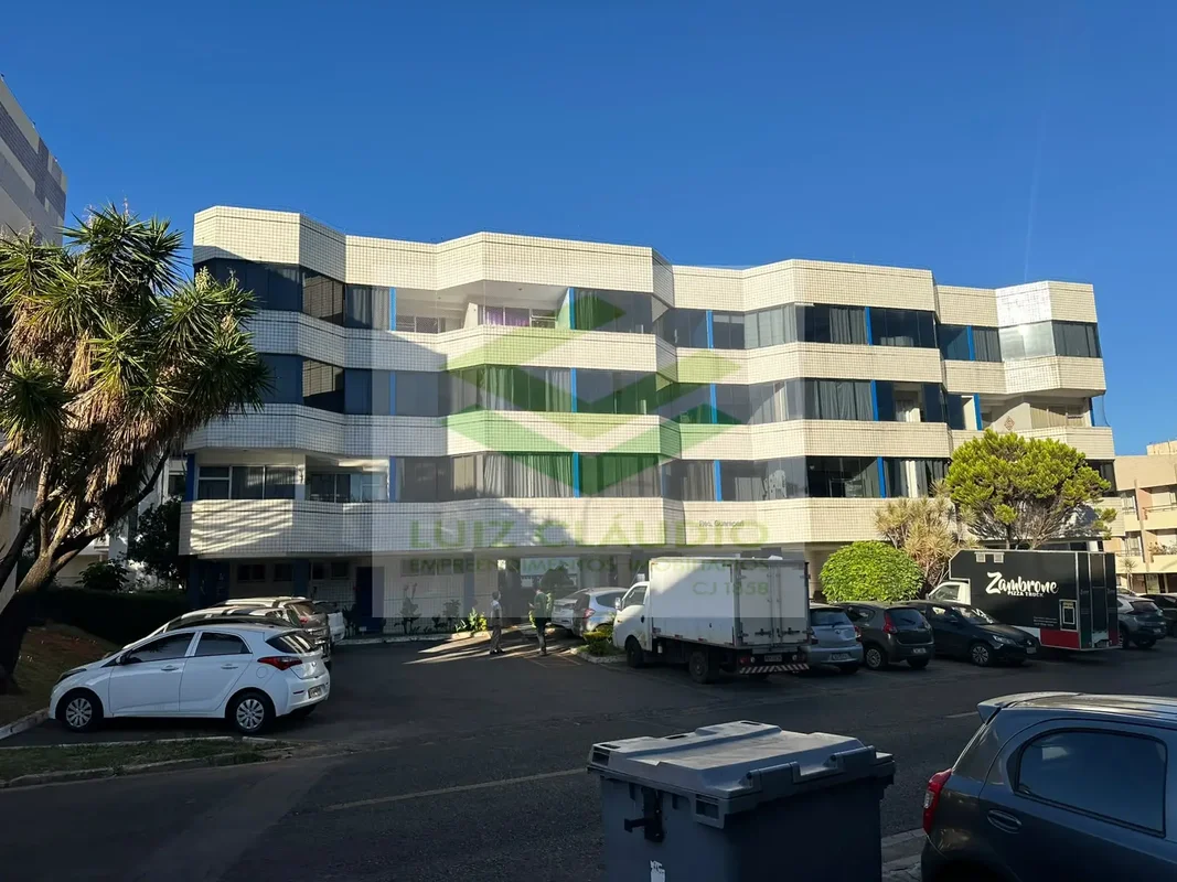Conheça este apartamento bem localizado na QRSW 6, Bloco B-3, no Edifício Guarap...