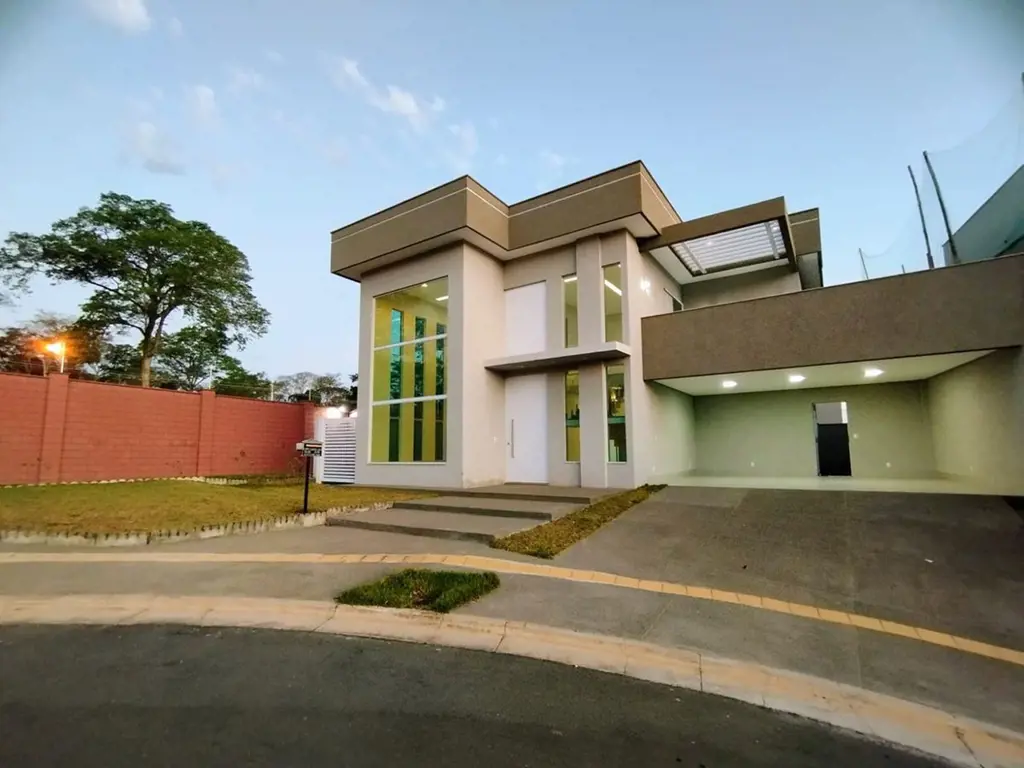 Sobrado com 4 suítes no Jardins Bolonha, com 347m2 de terreno e 227 m2 de área c...