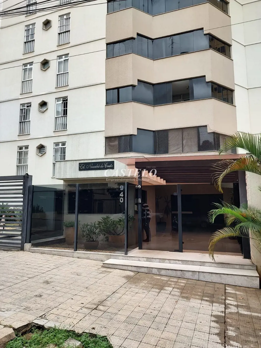 Apartamento em localização privilegiada, Edfº Nhanha do Couto, contendo 3 suítes...