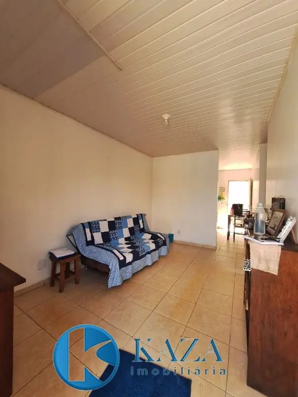 Você que está à procura de uma casa em condomínio fechado e seguro, venha confer...