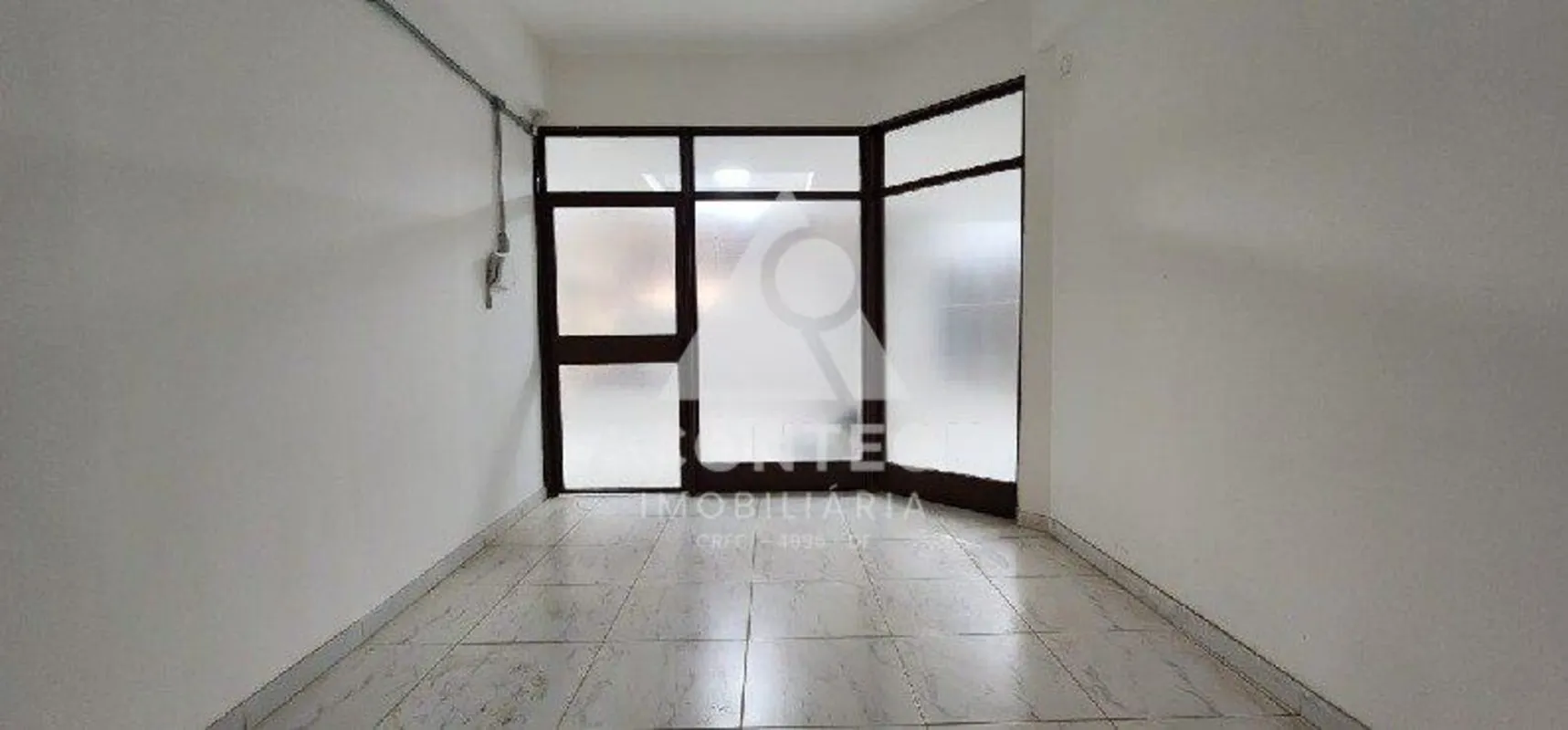 CÓDIGO INTERNO : 4803Excelente loja subsolo com banheiro, sendo:- Loja em vão li...