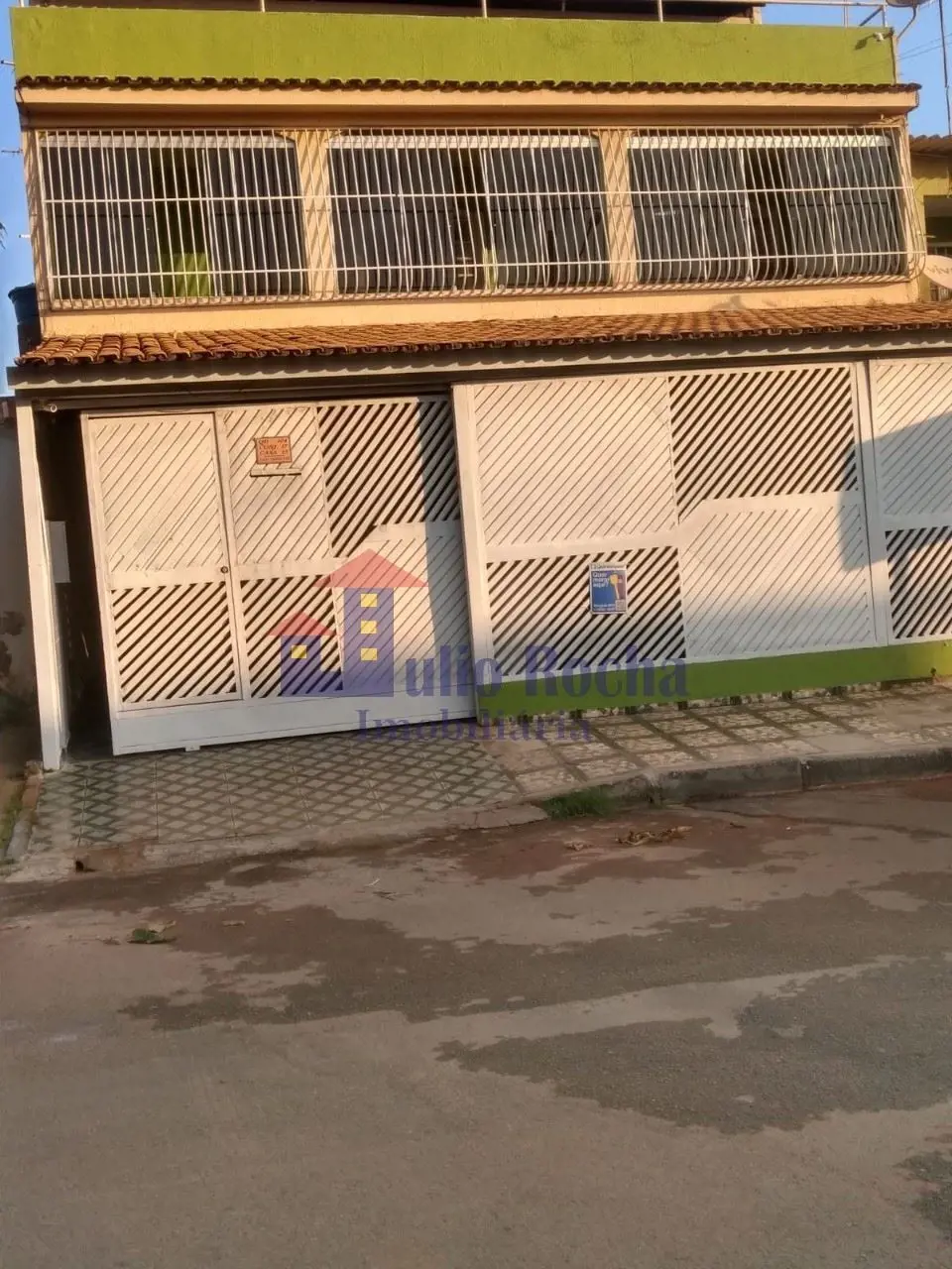 JULIO ROCHA IMOBILIÁRIA VENDE!ÓTIMA CASA NO RECANTO DAS EMAS, BRASILIA-DF! Local...