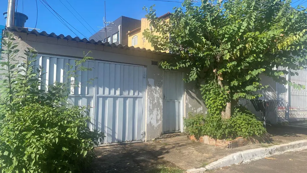 QNL 03 Ótima casa de 03 Quartos sendo um como suíte, Forrada(PVC), piso cerâmica...