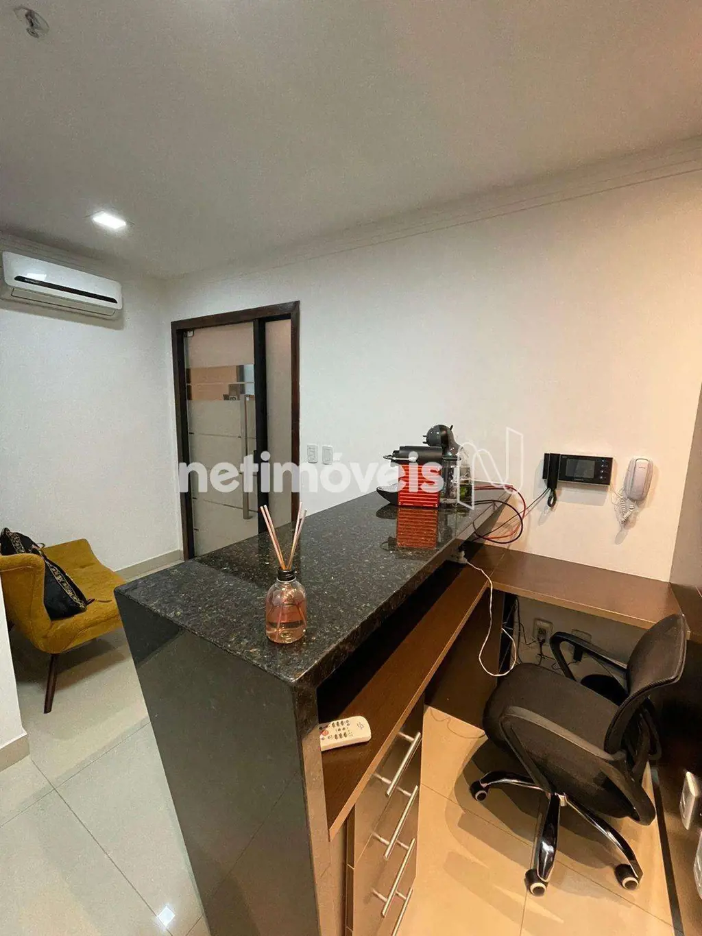 Linda sala para escritório ao lado do Tribunal de Justiça do DF com 4 ambientes ...