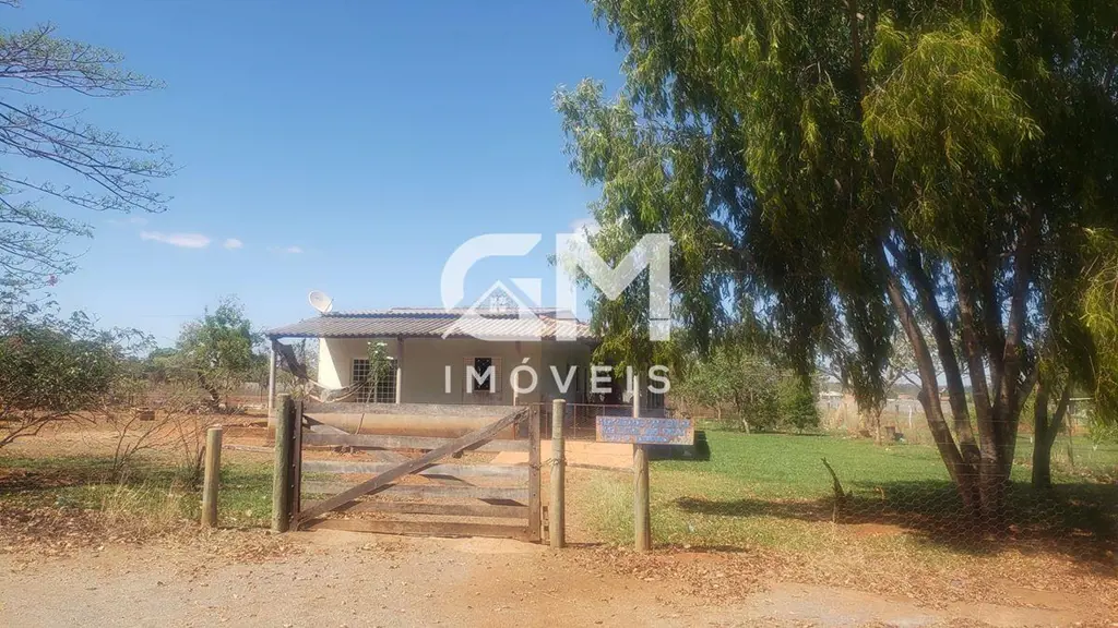 A GM Imóveis vende chácara ESCRITURADA E REGISTRADA no Núcleo Rural Jardim Morum...