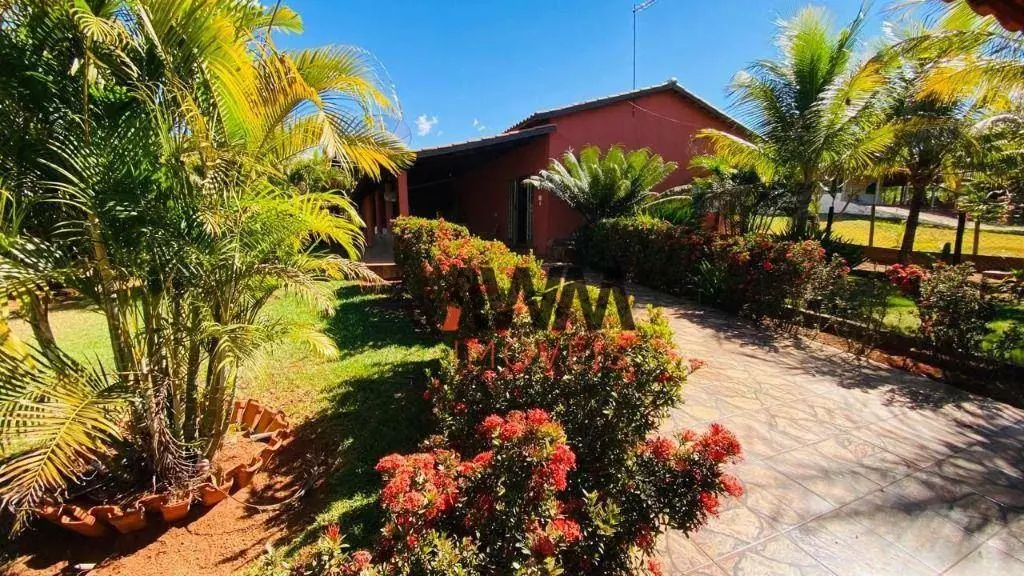 EXCELENTE OPORTUNIDADE. Linda Chácara em Condomínio fechado. Infraestrutura comp...