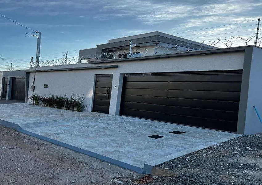 Casa de alto padrão no bairro Jardim Itália3 quartos sendo 1 suíteVaranda gourme...