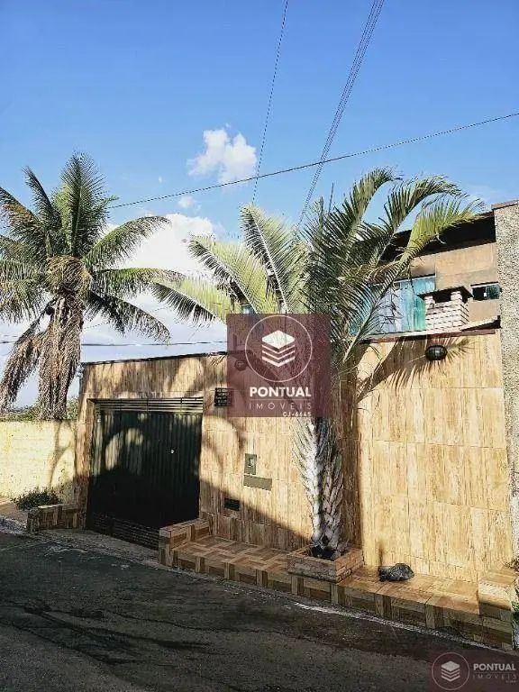 Imóvel ideal para morar e ter renda de aluguel.São 03 casas com Sala, Cozinha am...
