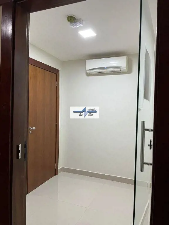 Sala comercial com banheiro privativo.Centro Clínico Sul.Totalmente reformada.In...