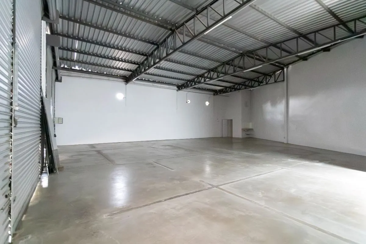 Excelente galpão comercial com área edificada de 230,00 m², em terreno de 360,00...