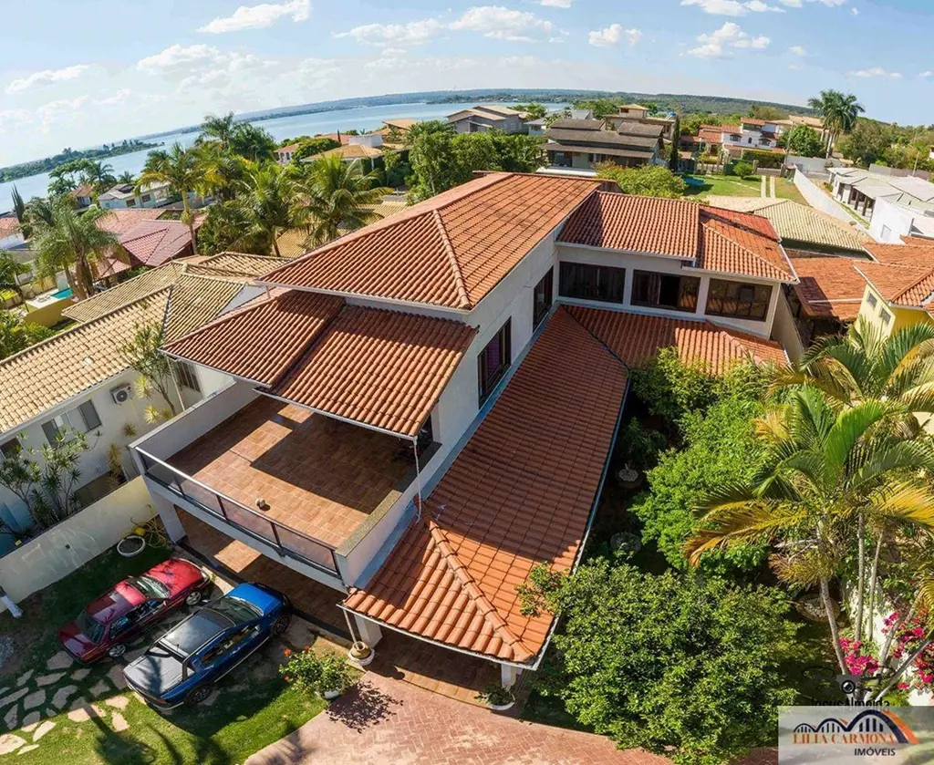 CASA ALTO PADRÃO COM BELÍSSIMA VISTA!CONDOMÍNIO à BEIRA LAGO, ao lado do Parque ...