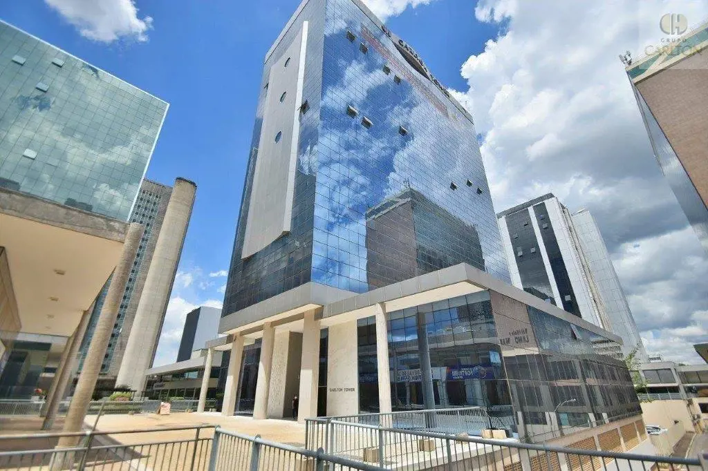 Sala comercial ampla com 230m² em vão livre, pronta para receber seu negócio no ...