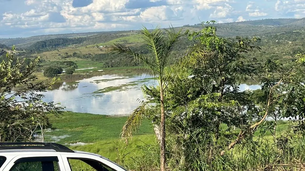 Vendo ótimo lote no Corumbá IV, no Condomínio Península do Corumbá, com 1.00m2se...