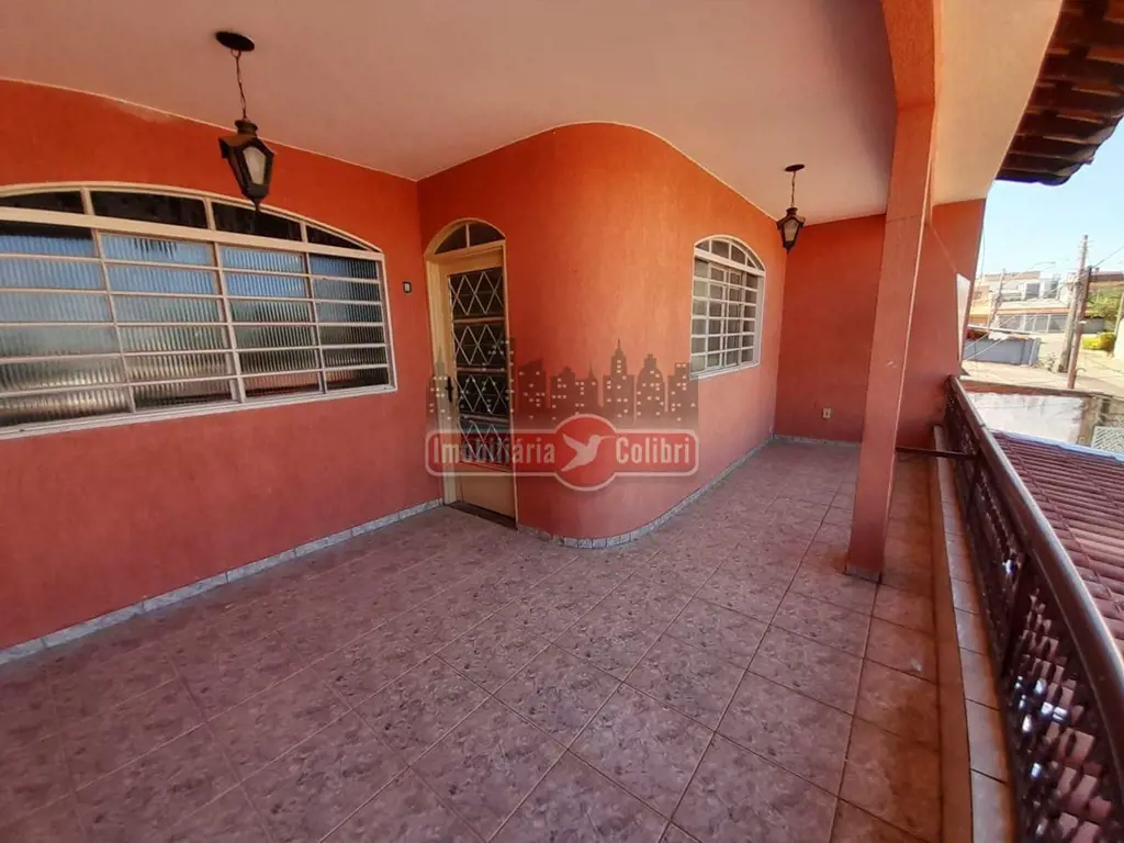 Excelente sobrado pronto para morar ou para investir.Pavimento térreo - 2 quarto...