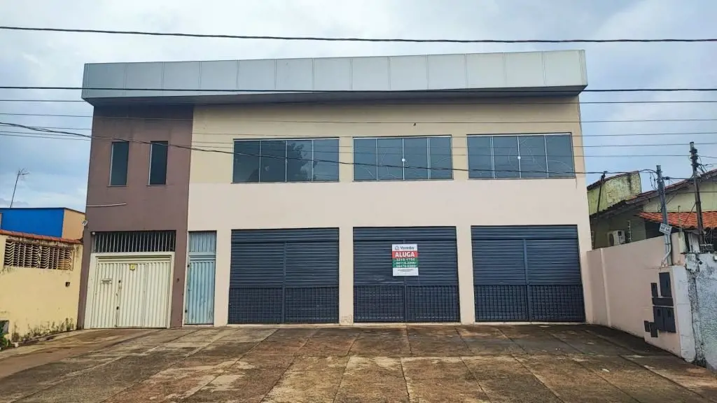 Sala sobreloja - Aparecida de Goiânia, GO.Sala com espaço totalmente livre com a...