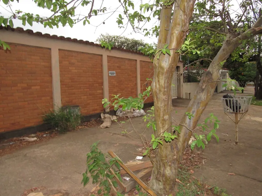 Linda casa comercial/ residencial disponível para venda no Setor Santa Genoveva ...