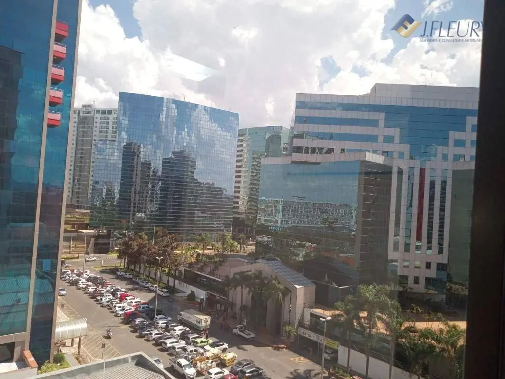 J.FLEURY VENDE-SE EXECELNTES SALAS 1011 E 1012SCN Qd. 01, no Edifício Trade Cent...