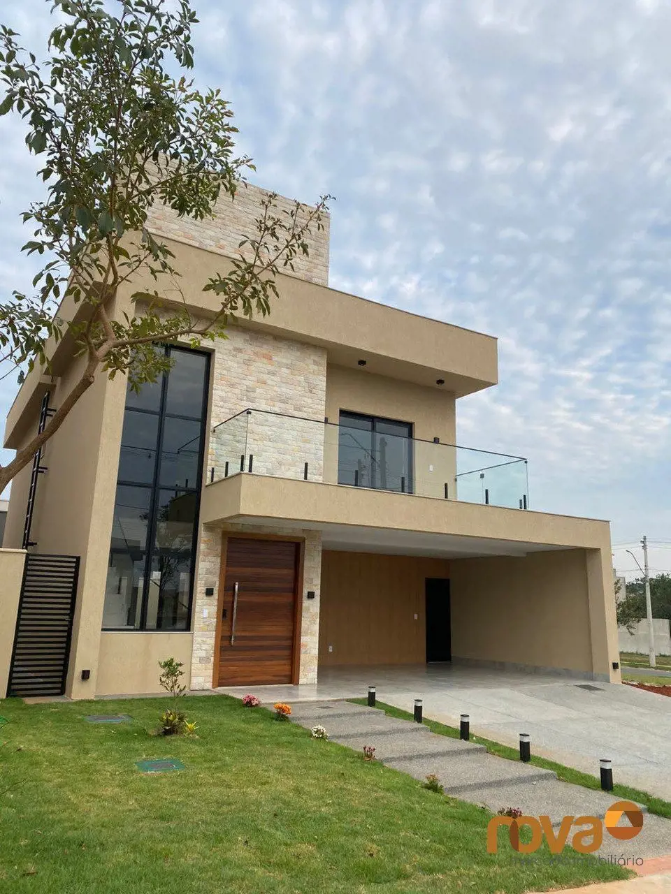 Casa sobrado 3 suítes ,em Condomínio fechado ,piscina ,varanda gourmet com churr...