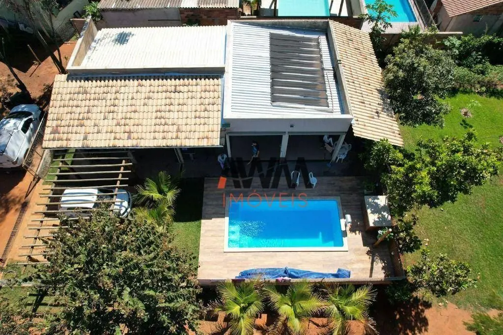 Cód. CH0028Chácara Condomínio Fechado4.868 metros quadrados área total225 m² de ...