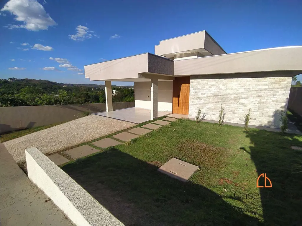Excelente casa térrea COM HABITE-SE recém-construída no Condomínio Ouro Vermelho...