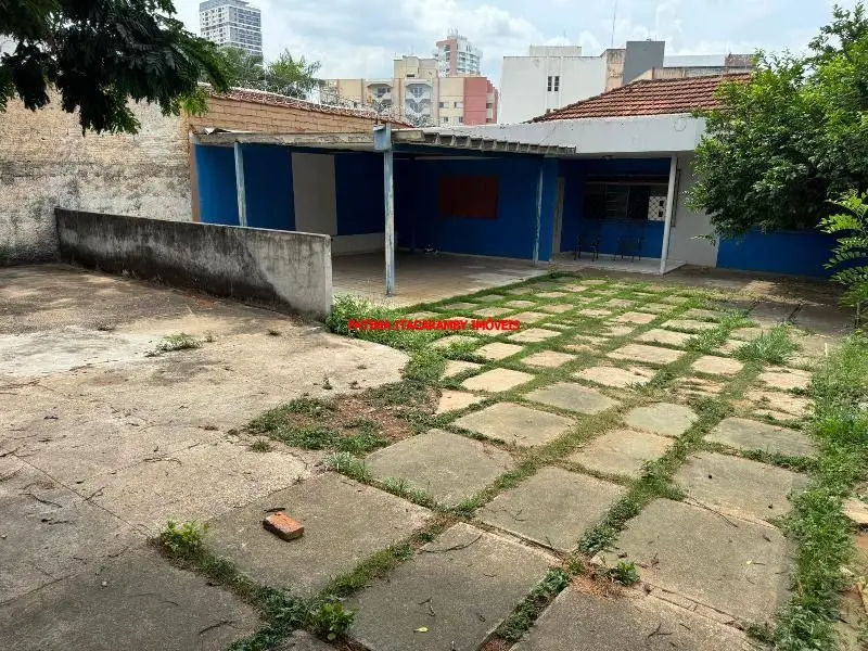 LOTE COM 504M², CONTENDO UM BARRACÃO NO FUNDO COM 03 QUARTOS SENDO 01 SUITE, SAL...