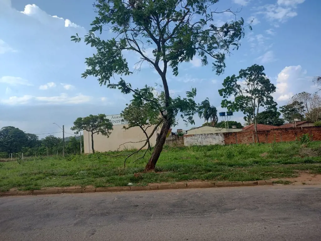 Lote para locação de 360 m² no vibrante Setor das Nações, Goiânia.Imóvel pronto ...