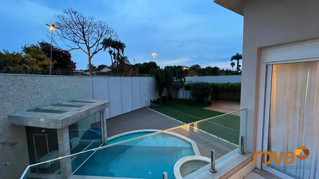 Casa Sobrado com 6 quartos sendo 6 suítes completas, com ar condicionado e armár...