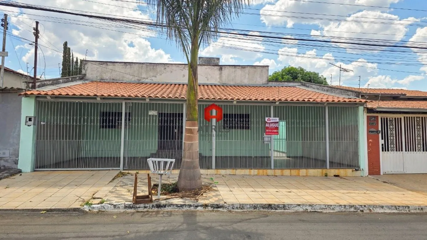Casa residencial para locação com aproximadamente 110m² de área privativa compos...